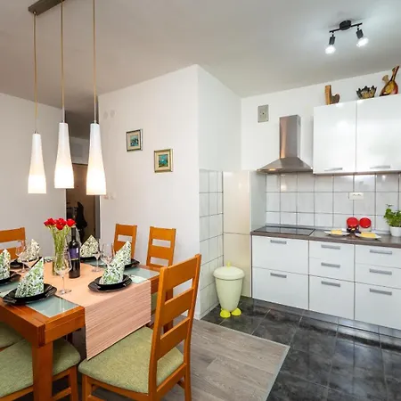 B Apartman *