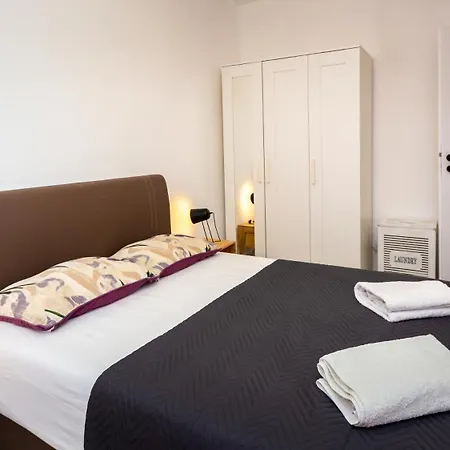 B דירה ספליט